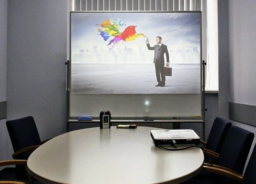 Проекторы для офиса и обучения: на что обратить внимание при покупке