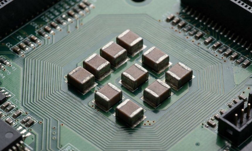 Внутренние компоненты материнских плат обеспечивают стабильную работу систем